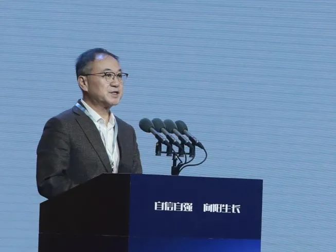 首届“繁星闪耀”微短剧产业发展会议在蓉召开
