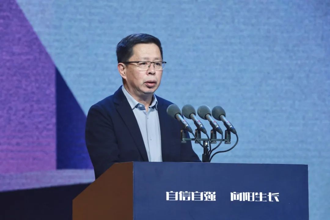 首届“繁星闪耀”微短剧产业发展会议在蓉召开