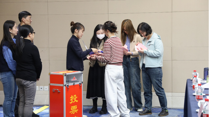 中广联合会党员大会在京召开